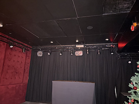 Ljud & ljusutrustning för scen (trossar, scenljus, högtalare, förstärkare etc.)