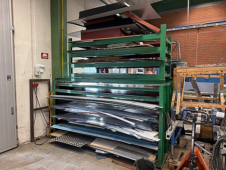 Materialställ inkl. material