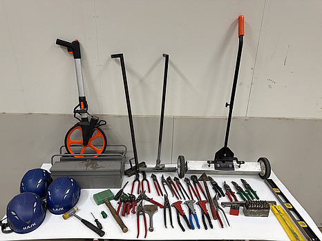 Verktyg m.m. för plåtslagare