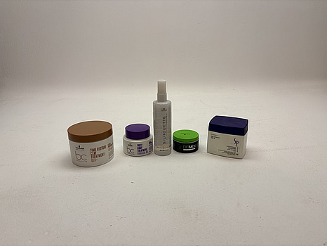 Parti med hårvårdsprodukter