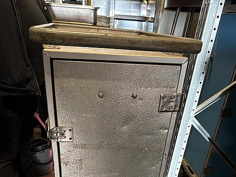 Transportskåp för bleck