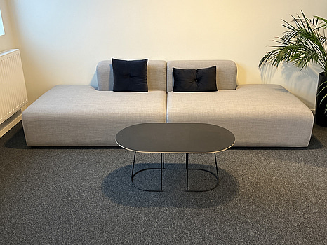 Modulsoffa HAY samt bord Muuto