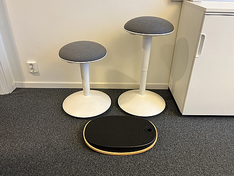2 st ståstöd samt balansplatta