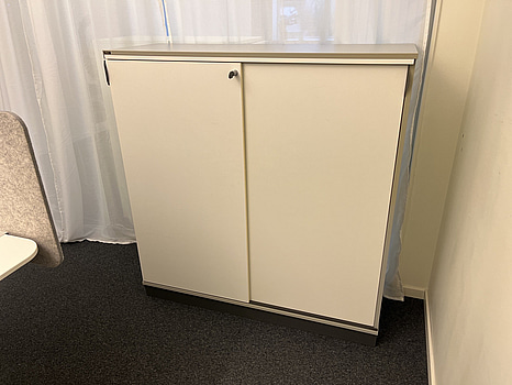 Skåp ISKU, tvådörrars, vit