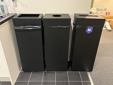 Soptunnor i metall, 3-pack, svarta, med hjul