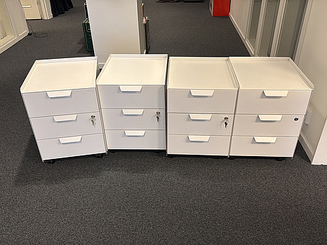 Lådjurts, vit, på hjul, 4 st