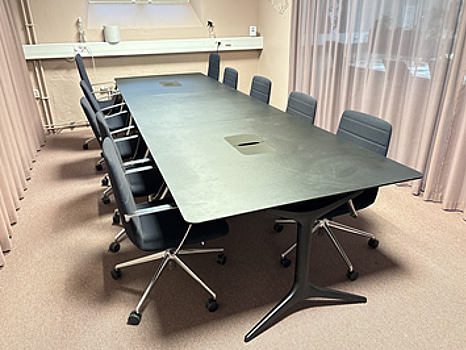 Konferensbord med stolar, EFG