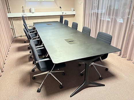 Konferensbord med stolar, EFG