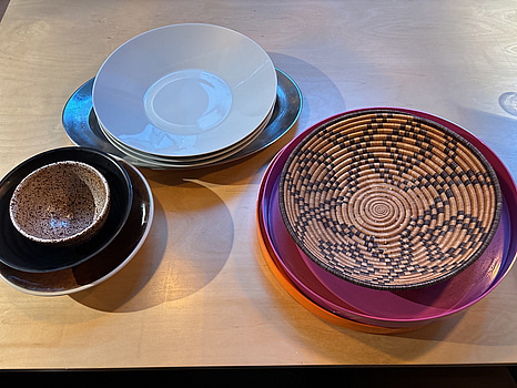 Parti med diverse serveringsfat