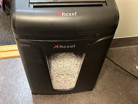 Dokumentförstörare Rexel Rem820