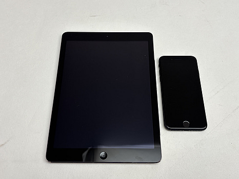 Mobil Apple iPhone SE 64GB och iPad Air 16GB
