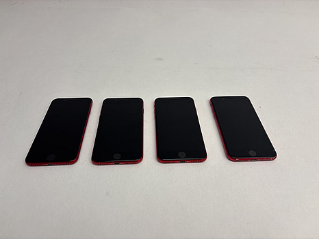 4 st. Mobiler Apple iPhone SE 64GB, olika modeller