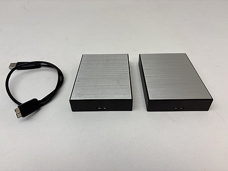 2 st. externa hårddiskar Seagate One Touch á 4TB