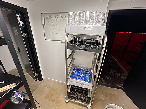 Diskvagn, glas & whiteboard