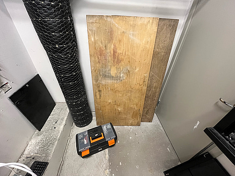 2st fällbara bord, 1st verktygslåda