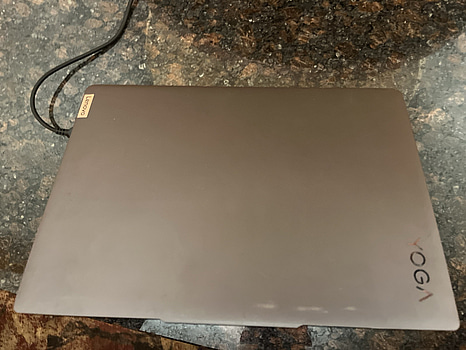 1 st. Laptop Lenovo