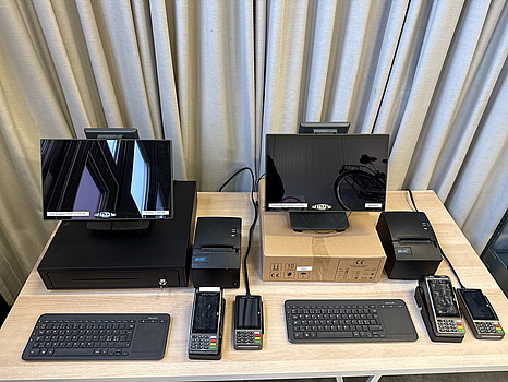 2 st kassasystem FEC PP-9745W med tillbehör