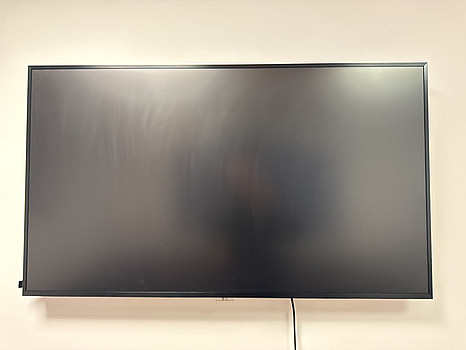 TV LG 49" (modell 49UH5F)