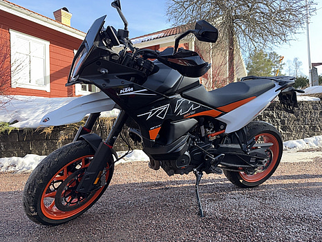 Motorcykel KTM 890 SMT -2023 | BENSIN