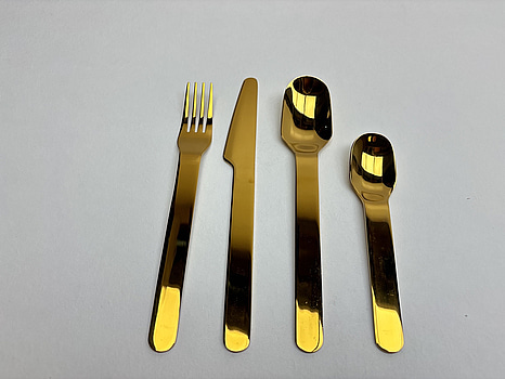 Parti med bestick HAY everyday mässing. Ord. pris inkl. moms: ca 1370 kr.