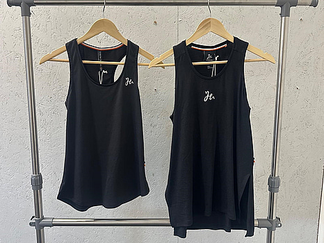 Träningslinne, stl. M, Humbleton, svart. & (NY) Träningslinne, stl. S, Humbleton, svart.