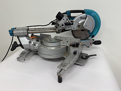 Kapp & gersåg Makita LS0815FL, blå, 220–240 V