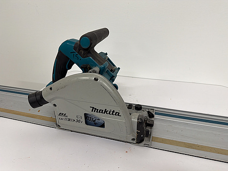 Batteridriven sänksåg med styrskena Makita DSP600, 165 mm, blå