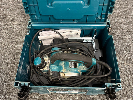 Elhyvel Makita KP0810C, 82 mm