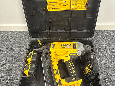 Spikpistol DEWALT DCN890N, ink batteri & laddare