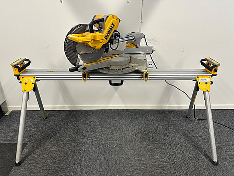 Kap & gersåg Dewalt DWS727 & sågbord DE7023