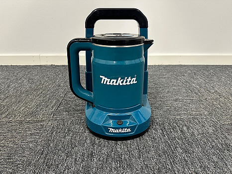 Vattenkokare från Makita DKT360, batteridriven