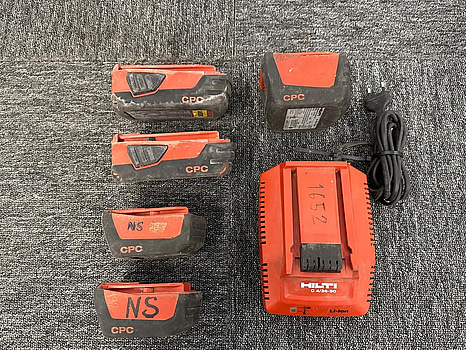 Laddare och 5st batterier Hilti
