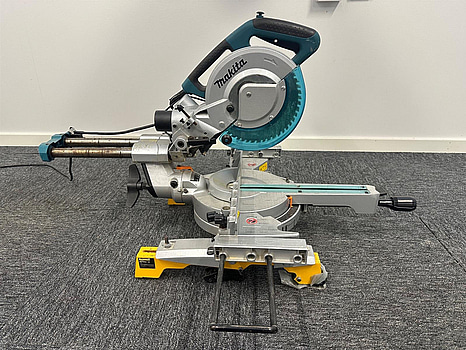 Kap- och gersåg Makita LS0815FL med monteringsbyglar Dewalt DE7023-XJ