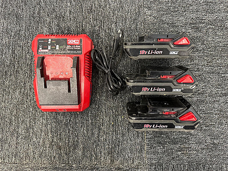 Batteriladdare Senco och 3st 18V litiumjonbatterier Senco