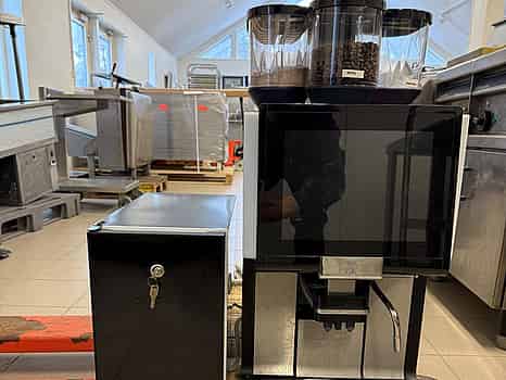 WMF 1500S Automatisk kaffemaskin med mjölkkyl