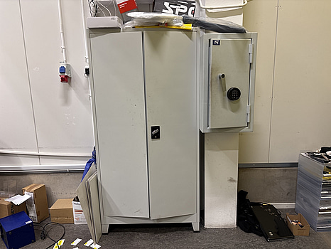 Plåtskåp och kassaskåp för nycklar