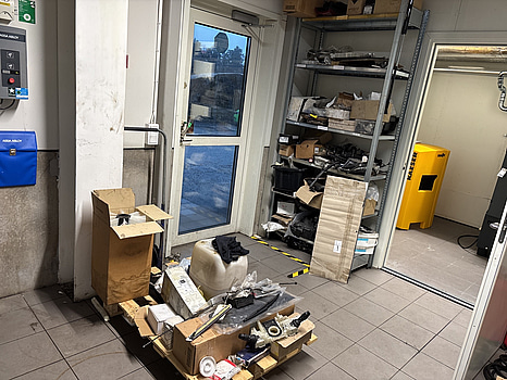 Diverse bilreservdelar