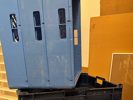 225 st. dricksglas och 5 st. glasbackar, 50x50 cm