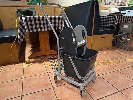 Städvagn, mopphink med press på vagn