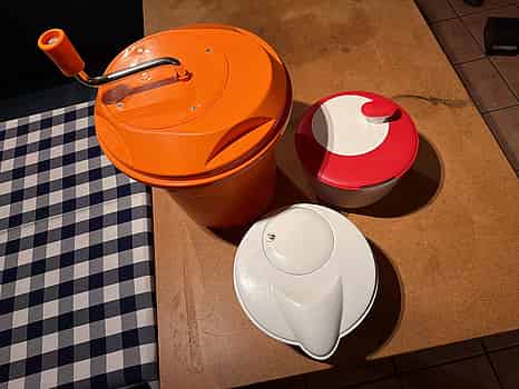 Salladsslunga + 2 behållare med lock, plast