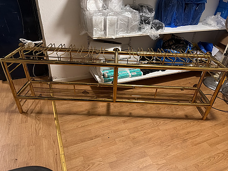 Backbarhylla i mässing med glashäng, 2 meter