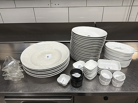 Serveringsporslin bl.a. Vega, ca 85 delar, olika storlekar och modeller