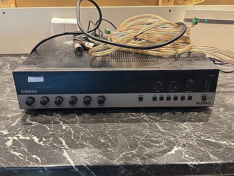 Ljudsystem med Audac COM 24 förstärkare samt 12 st högtalare för tak