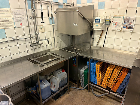 Huvdiskmaskin WD-6C med in- och utmatningsbänk