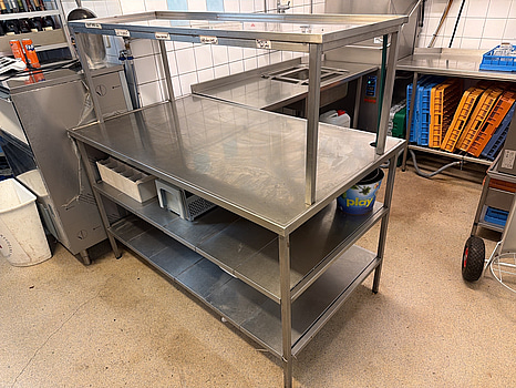 Rostfri arbetsbänk med hylla för avrinning