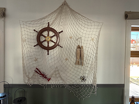 Diverse inredning - lampa, lyktor, spegel, nätdekoration