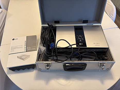 Projektor, LG RD-JT91 Premium med projektorduk