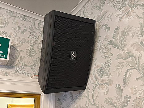 2 st högtalare D.A.S. Factor8 samt 1 st JBL Control 28