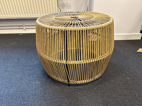 Runt sidobord i konstrotting Jysk