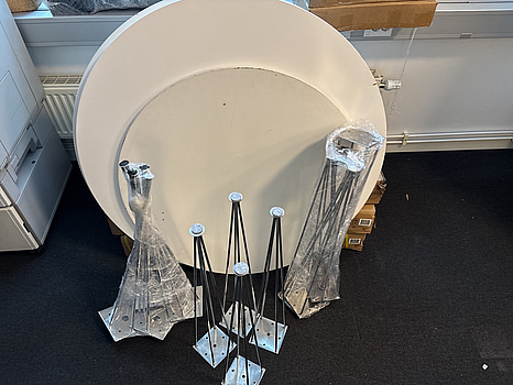 3 st. Bord, olika storlekar